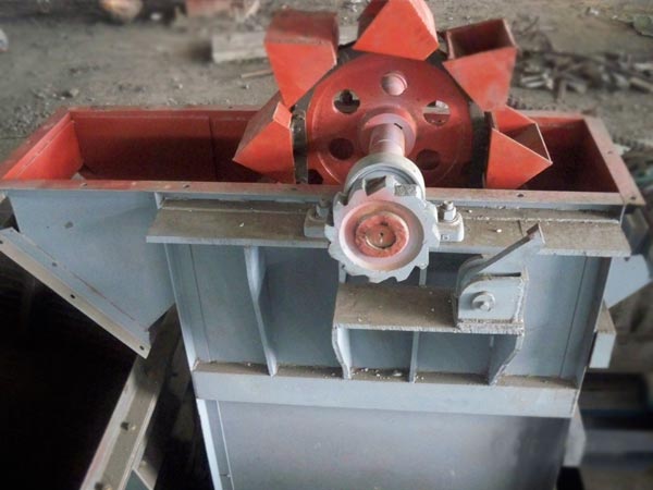 TD160小型斗提機(jī)